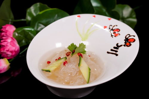 香辣鴨架與海蜇 中國菜系中的香醇與清爽